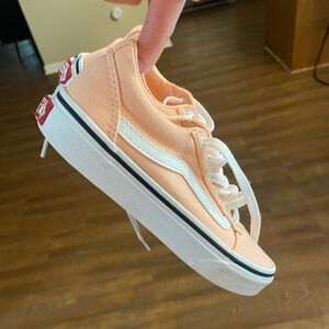 KIDS / GIRLS PINK VANS SIZE 2